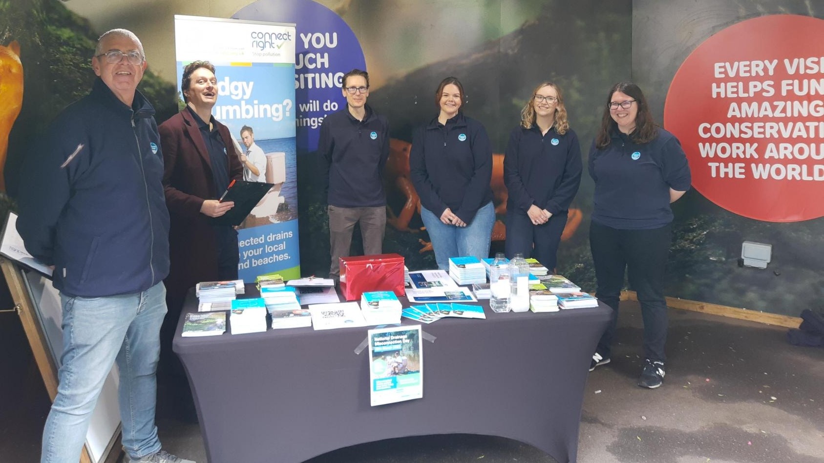 Richard Pumfrett (left)Thames Water’s environmentl protection technical lead and the environmental protection team at London Zoo on National Drainage Misconnection Day