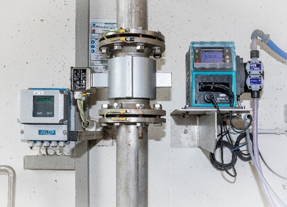 The new Qdos 60 PU has a pumphead with a polyurethane tube. The dosing process is regulated by an external control system.