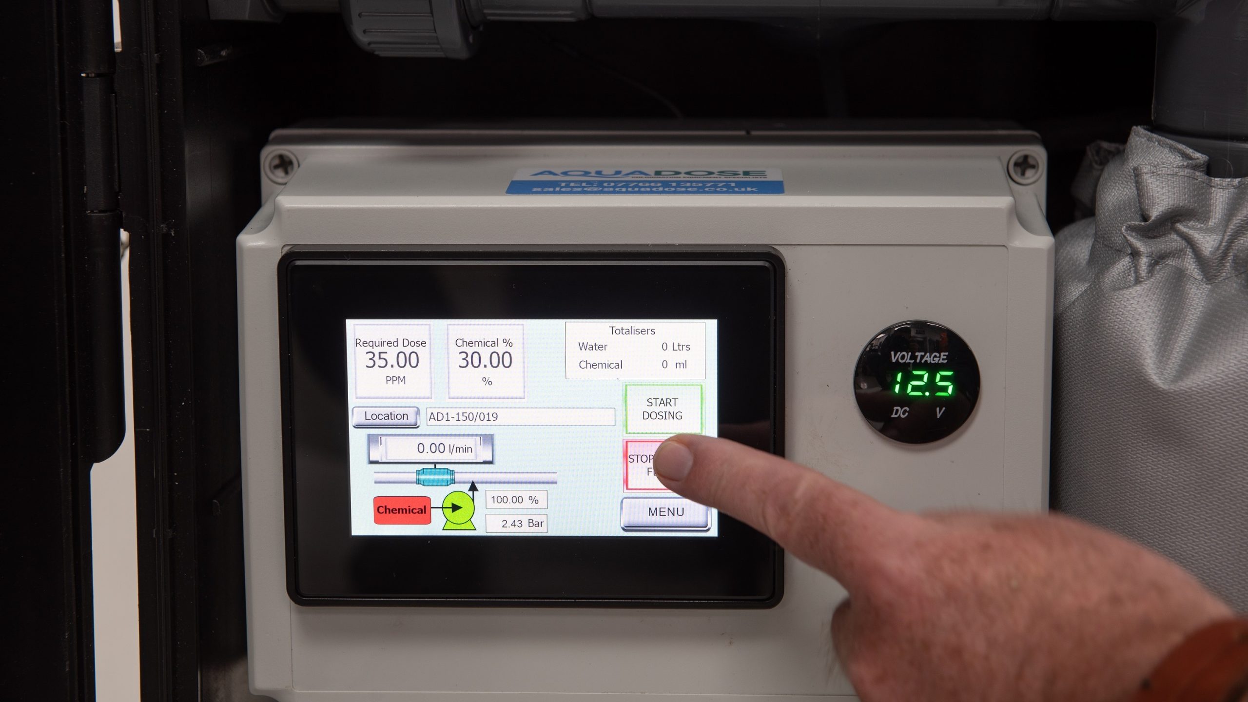 Aquadose AD1-150 touchscreen control panel