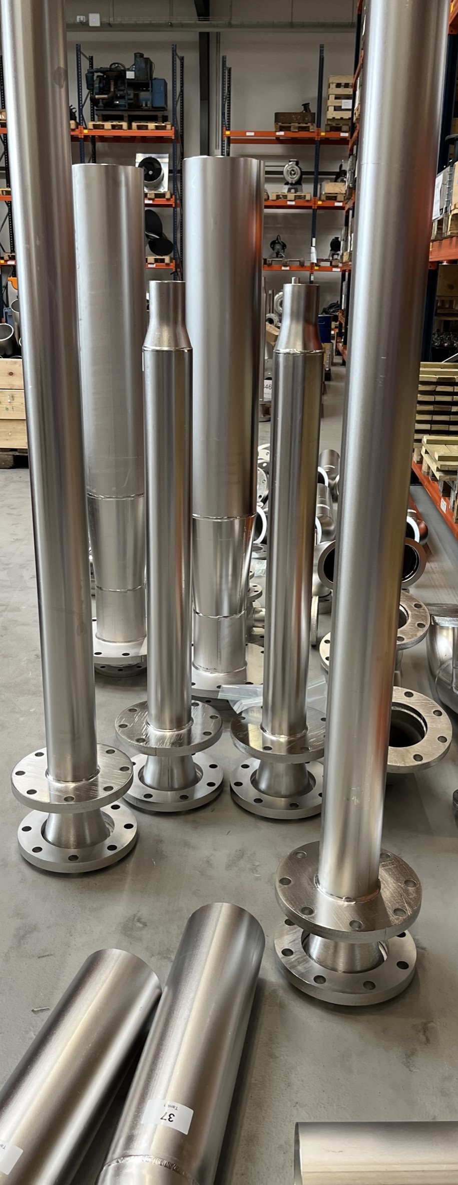 To accelerate the installation in Indonesia Landia is sending the pipework of its externally-mounted systems in self-assembly sets