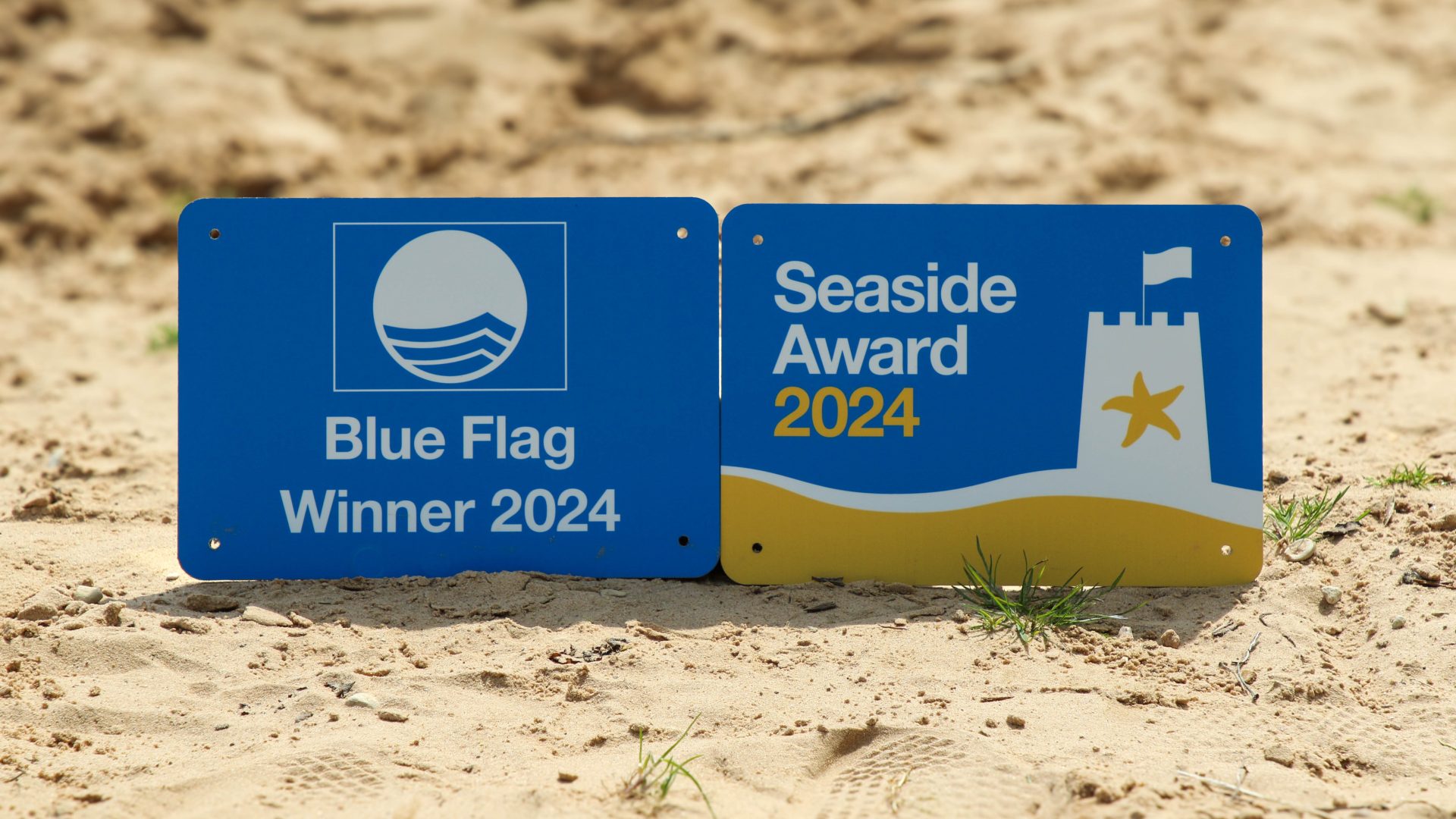 anglian water blue flag