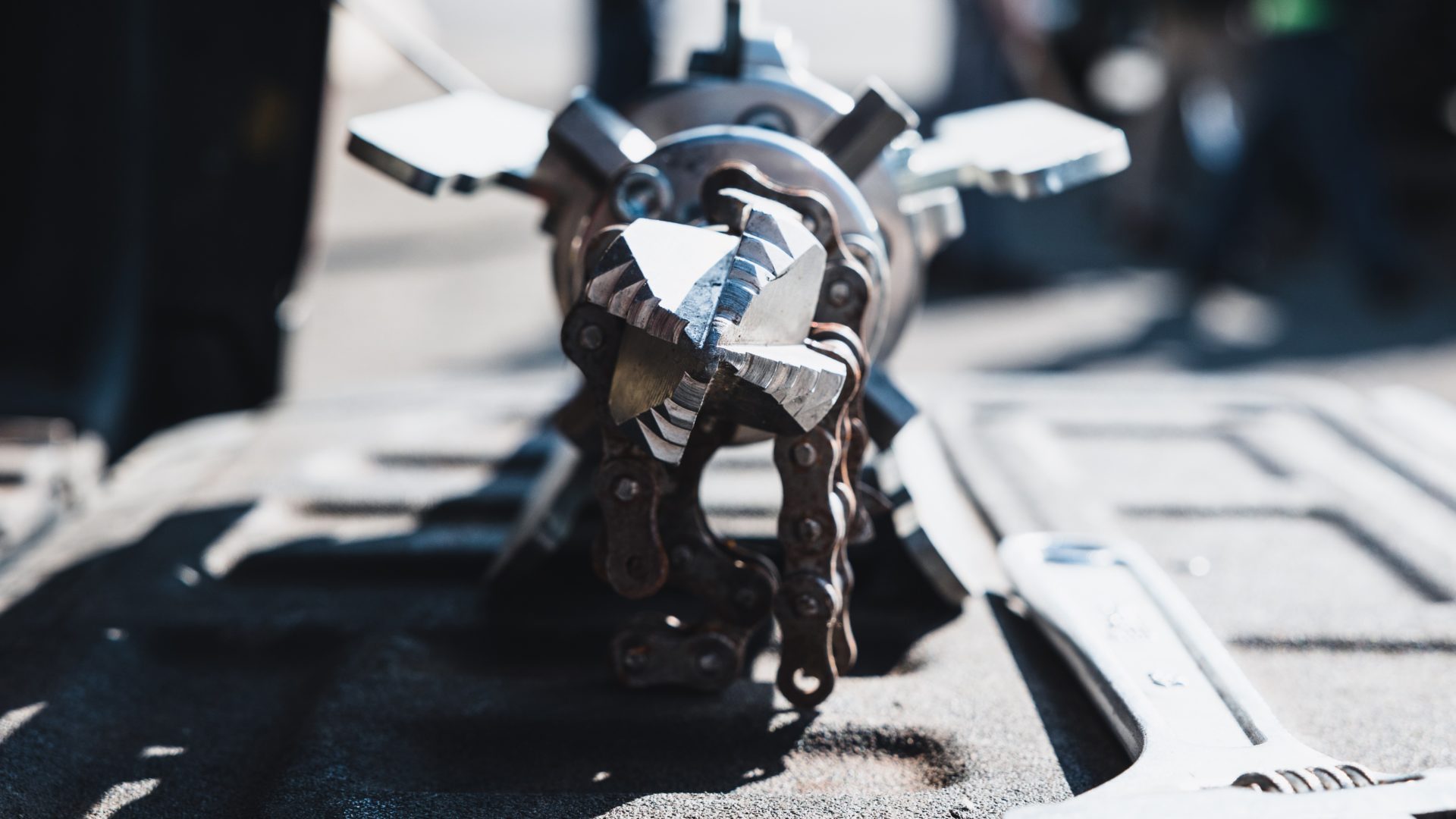 KEG Supernova 4000 Chain Cutter Featuring reinforced chains and no parts that can cause “lock down,” the chain cutter nozzle internals run smoothly, eliminating deposits and incrustations of all kinds.