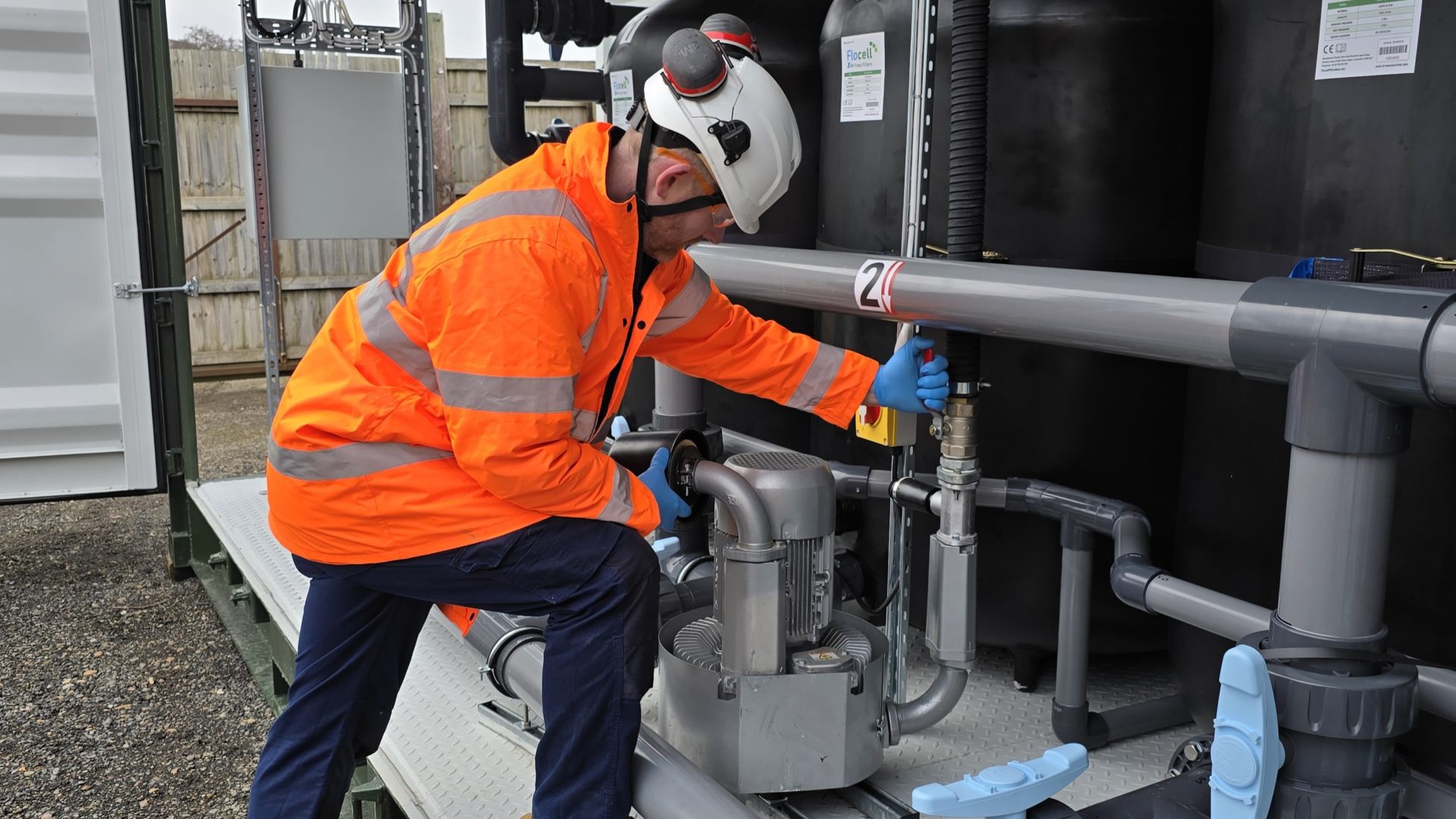 Engineer working with Flocell XFM filtration system